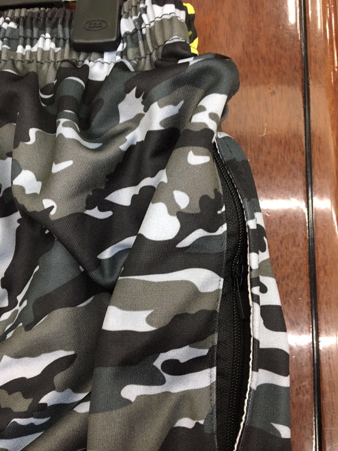 Customized trendy and fashionable sports pants with black and white patterns for export details Picture