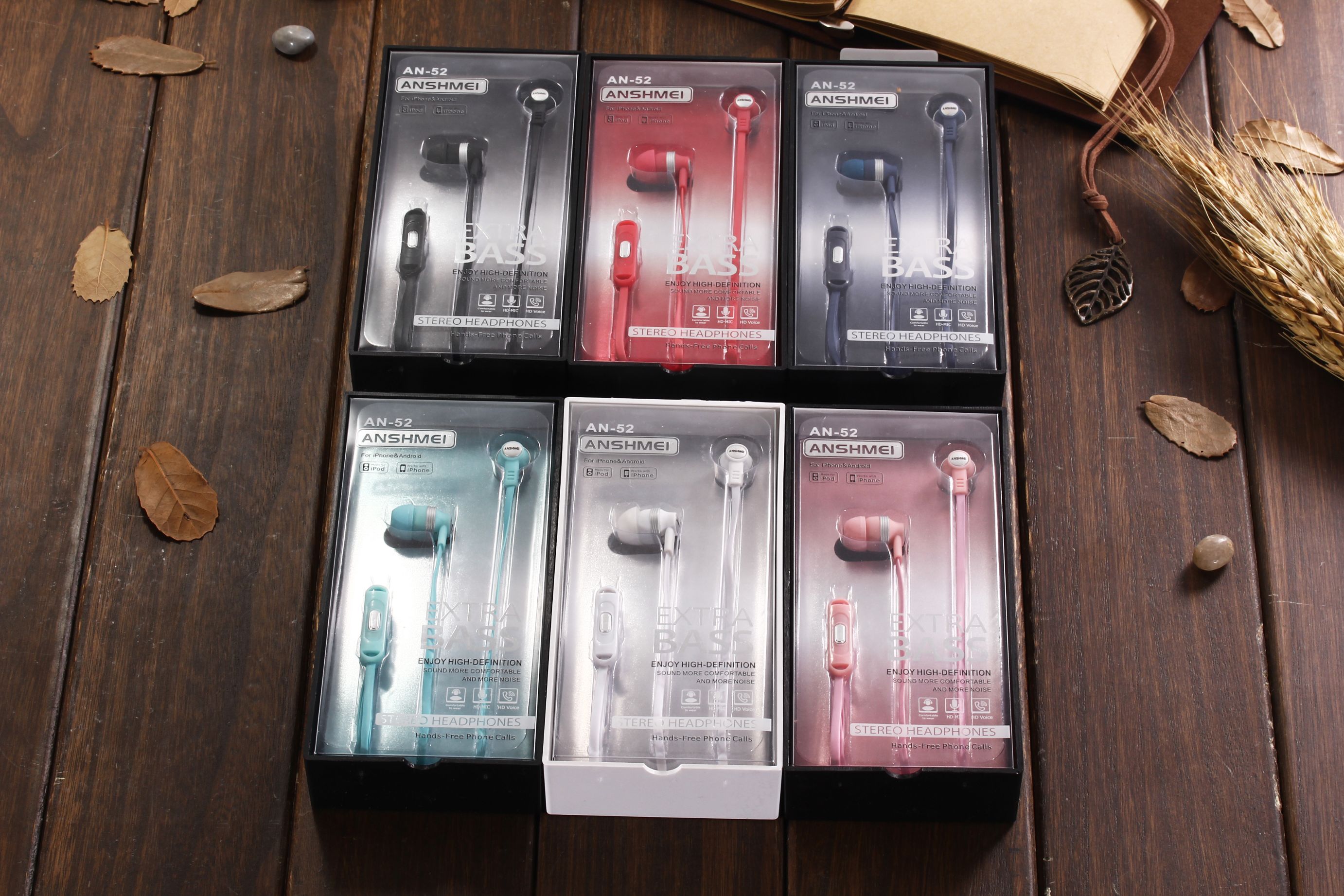 In-ear headphone THE AN-52 is wired for smartphone headphone