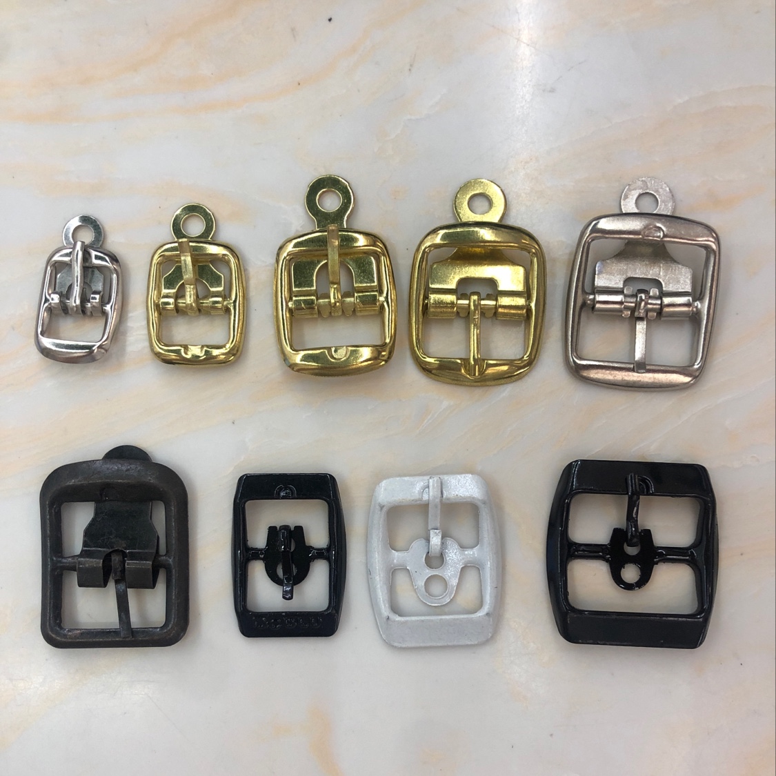 Beach shoes, sandals, shoe buckle, mainly iron material, color can be electroplated gun black, green bronze, white k direct manufacturers welcome the inquiry 👏 🏻