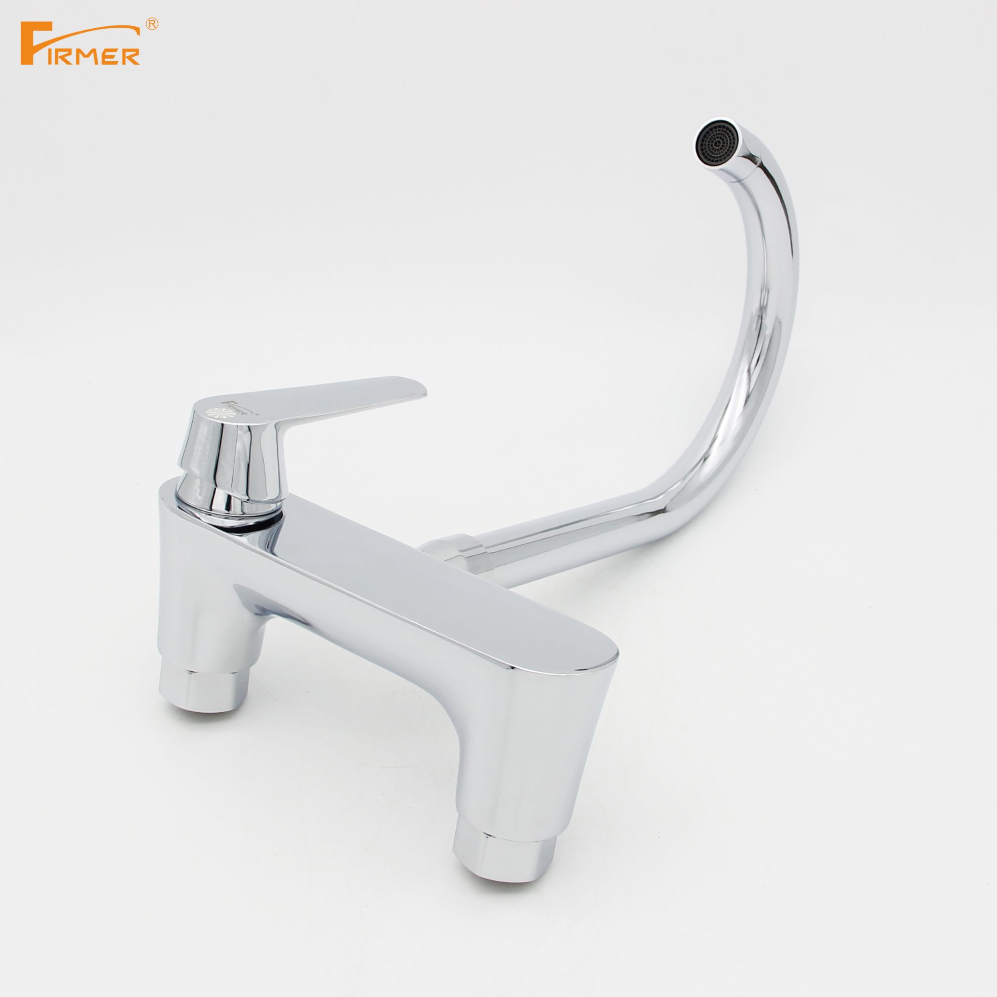 FIRMER wall into the full copper kitchen faucet hot and cold faucet 360 degrees rotating sink sink sink Application Scenario