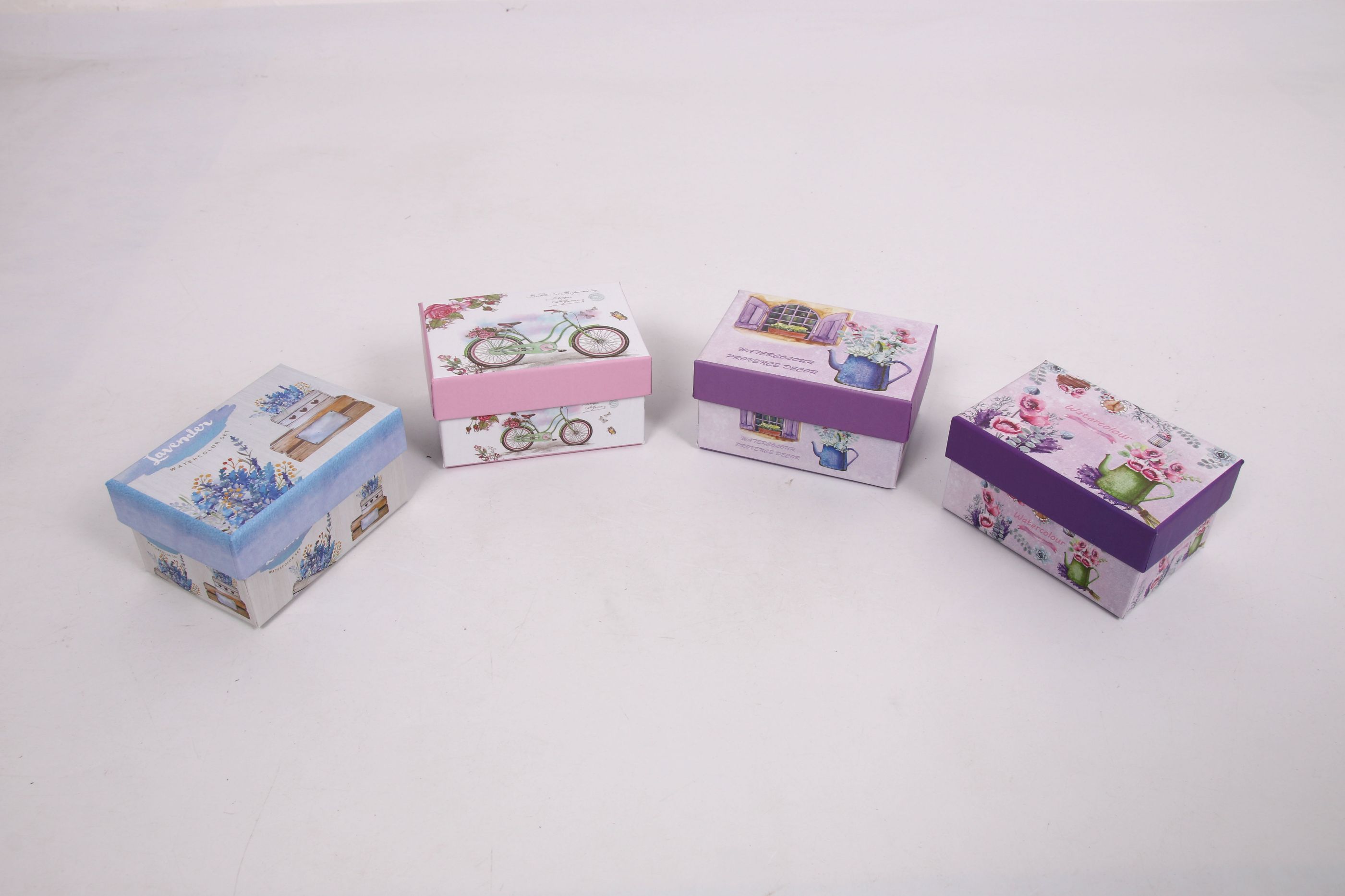 A single rectangular gift box, jewelry box, jewelry box and present box Application Scenario