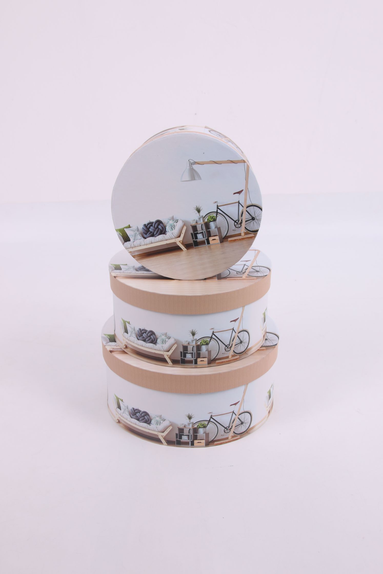 Large round three-piece flower box Valentine's Day gift box detail image 3