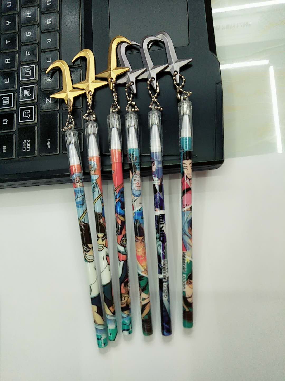 创意鱼钩吊坠可擦中性笔 卡通型兵器挂件可擦水笔小学生用笔详情1