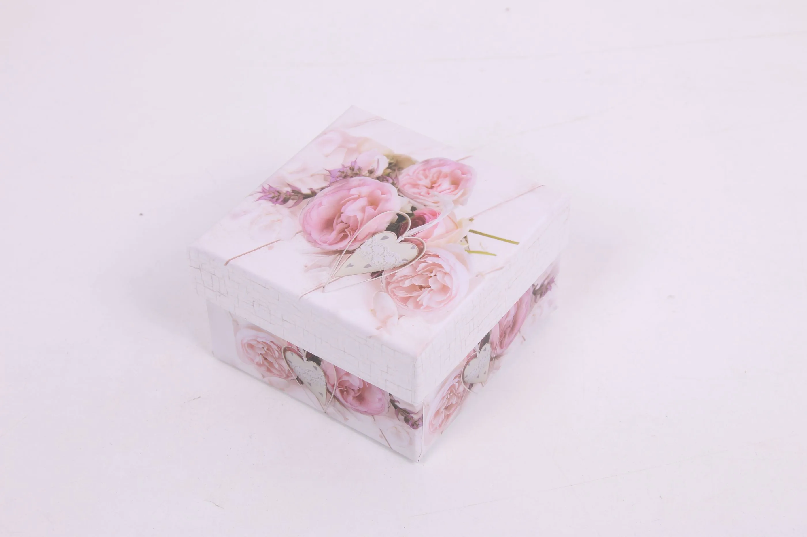 A single square gift box, accessory box, jewelry box, wedding candy box and flower box detail image 6