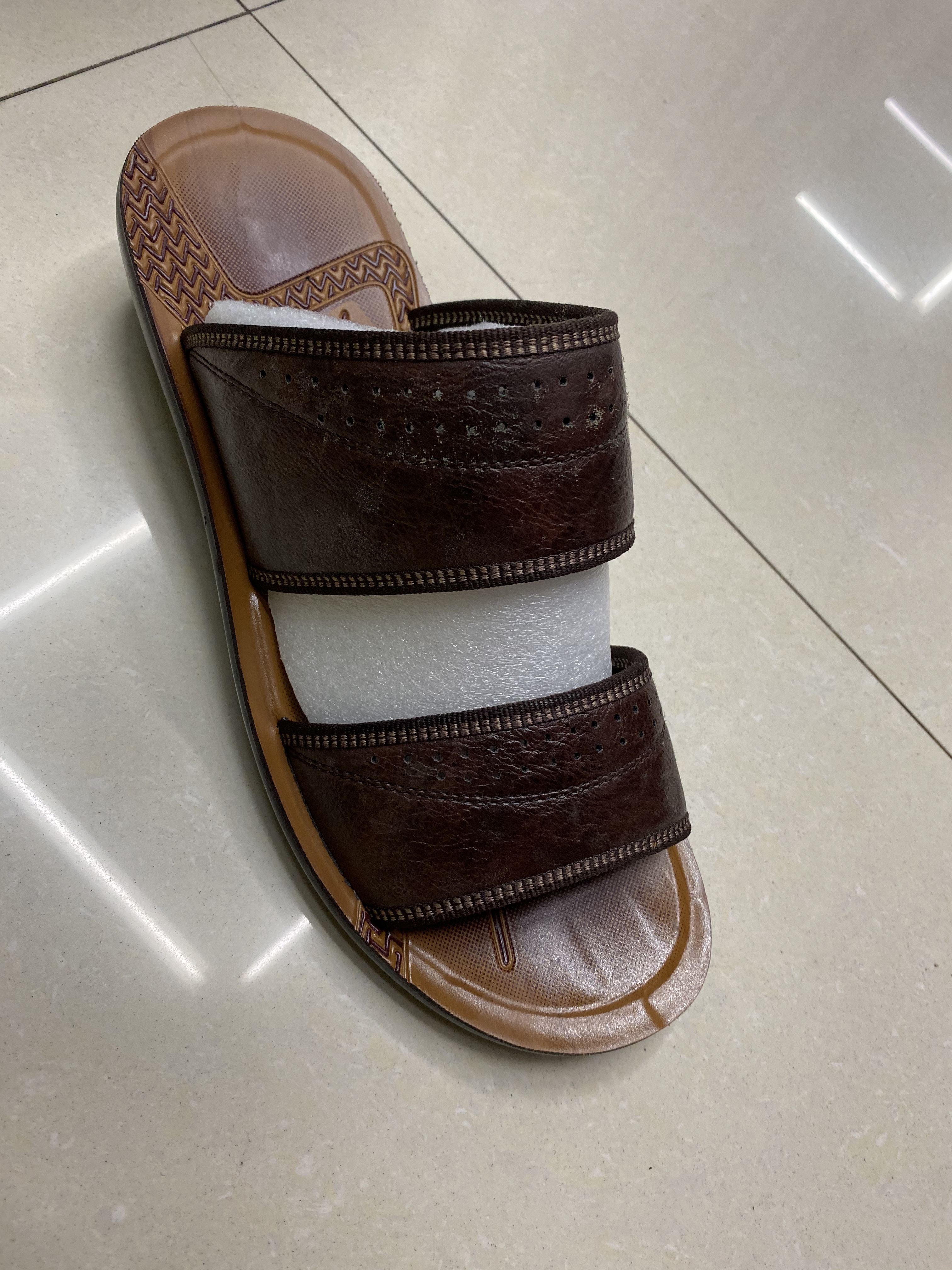 New men's beach shoes details Picture