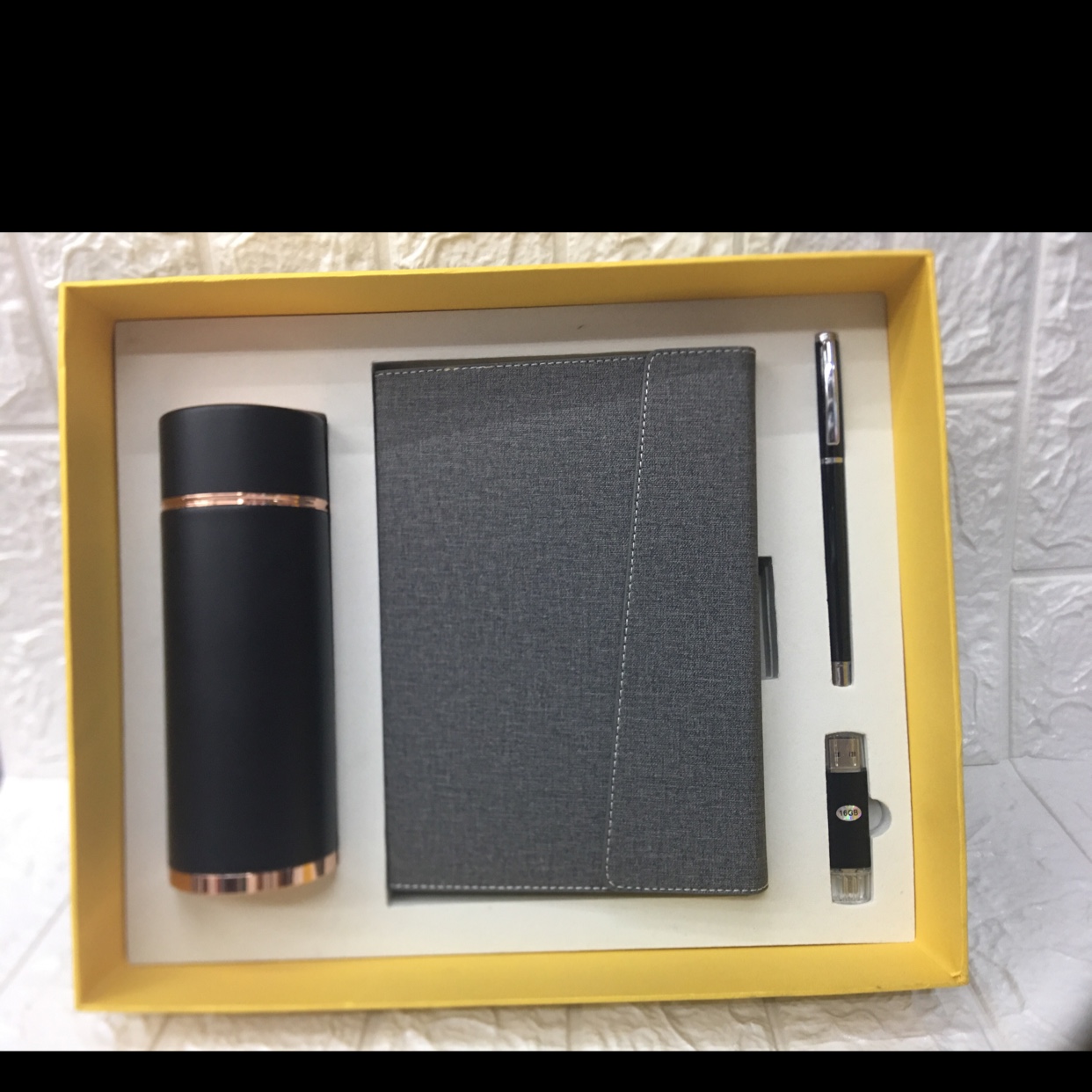 套装带保温杯油盘16GB细节图