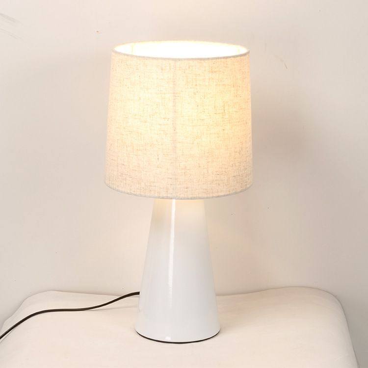 European modern decorative table lamp Iron material cloth lamp LED lamp hotel room living room bedside lamp