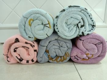 High-end coral velvet printed bath towel with edge thumbnail