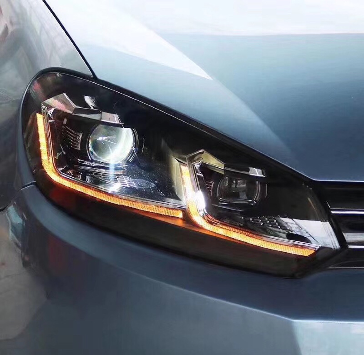 The golf has six headlights