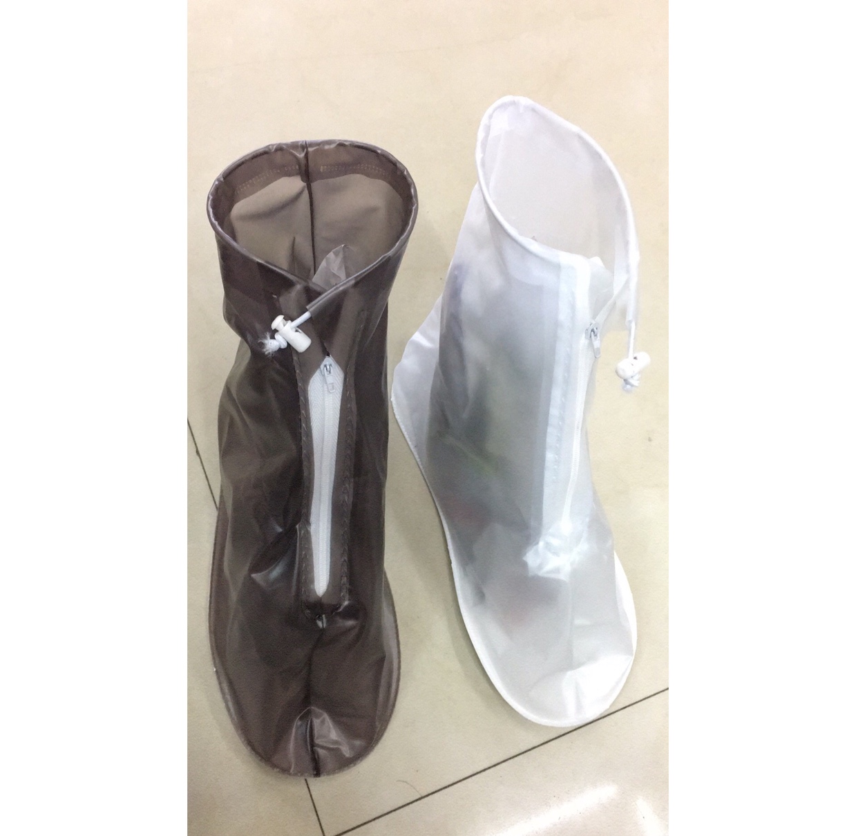Fashion rainproof cover is wearable and portable thumbnail