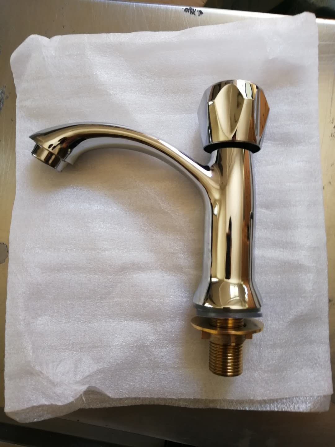 面盆锌合金龙头