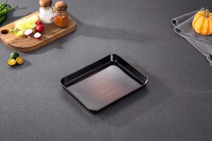 Japanese-style flat-bottomed square plates in titanium gold and rose gold Application Scenario