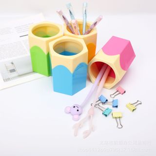 Creative and fashionable plastic pen holder, multi-functional office desktop storage pen holder, student desktop storage rack, individual and simple detail image 1