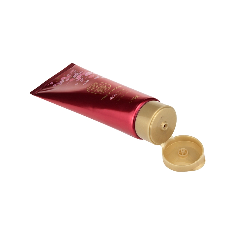 Ruiyan Moisturizing Cream Zhenwo Perfume Shampoo Application Scenario