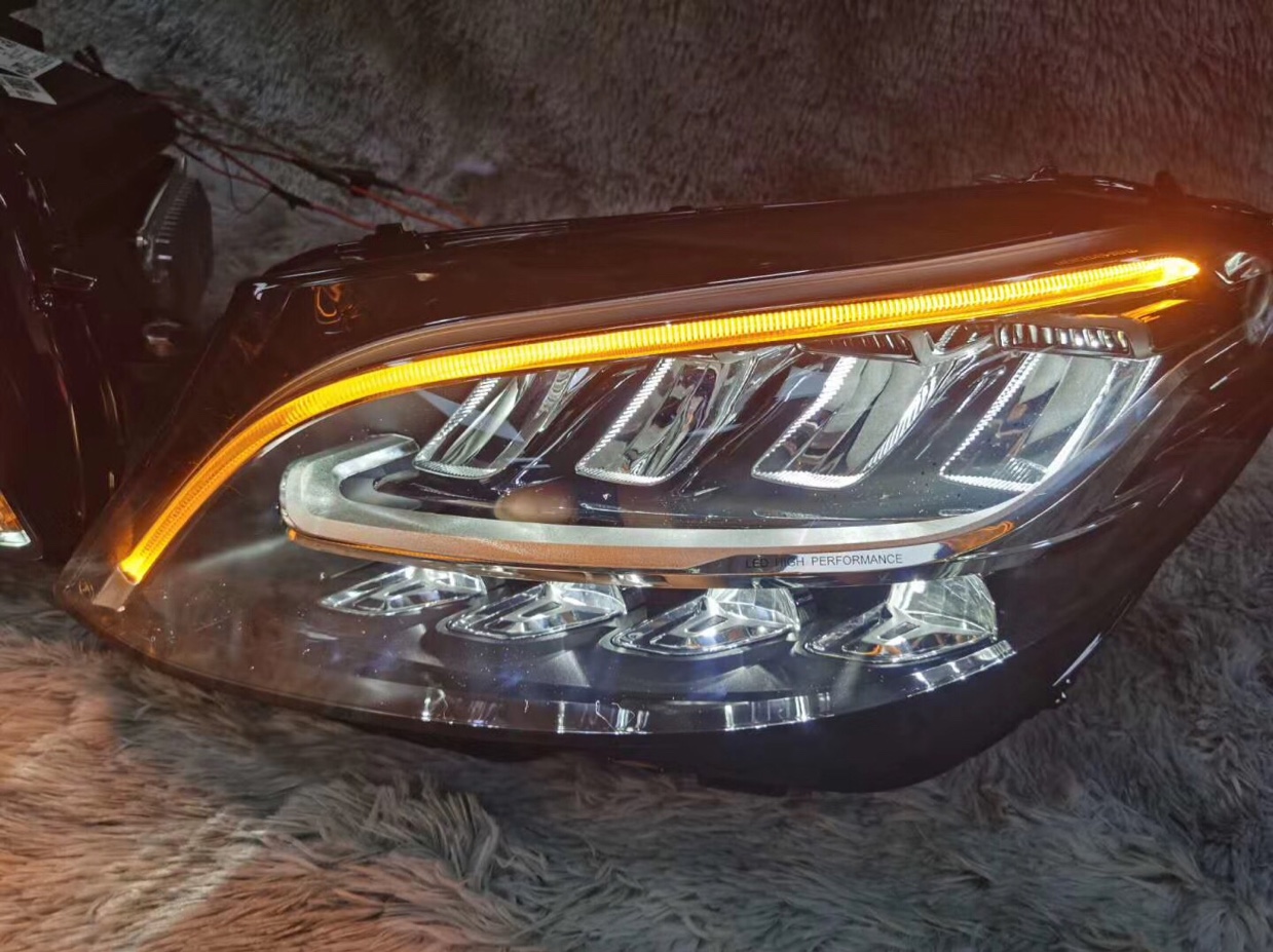 W205 headlights