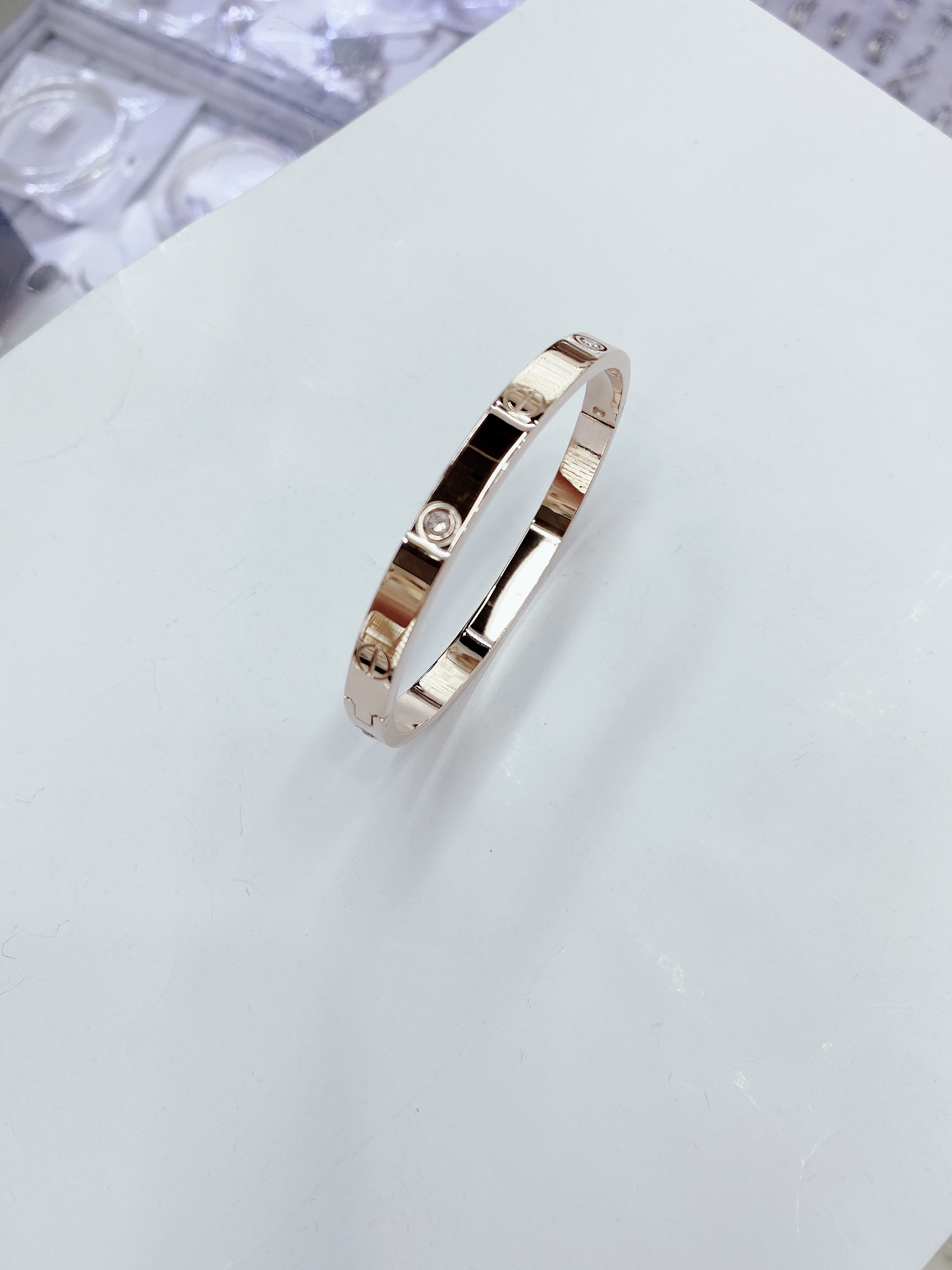 Titanium Steel Bracelet Application Scenario