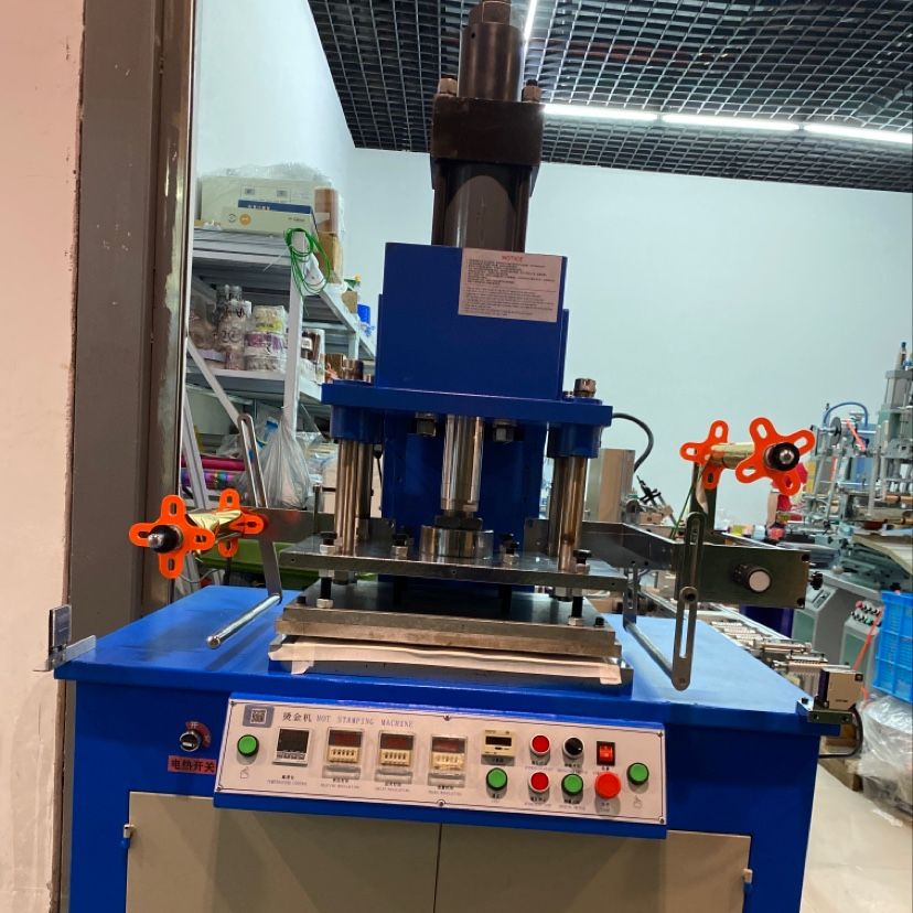 Hydraulic hot stamping machine, logo hot stamping and creasing machine pic 2