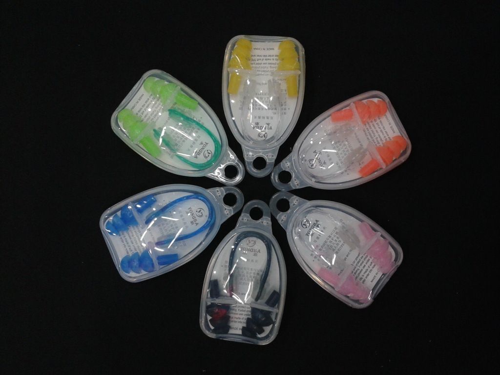 Manufacturer wholesale box nose clip earplug set swimming accessories swimming pool equipment random color details Picture