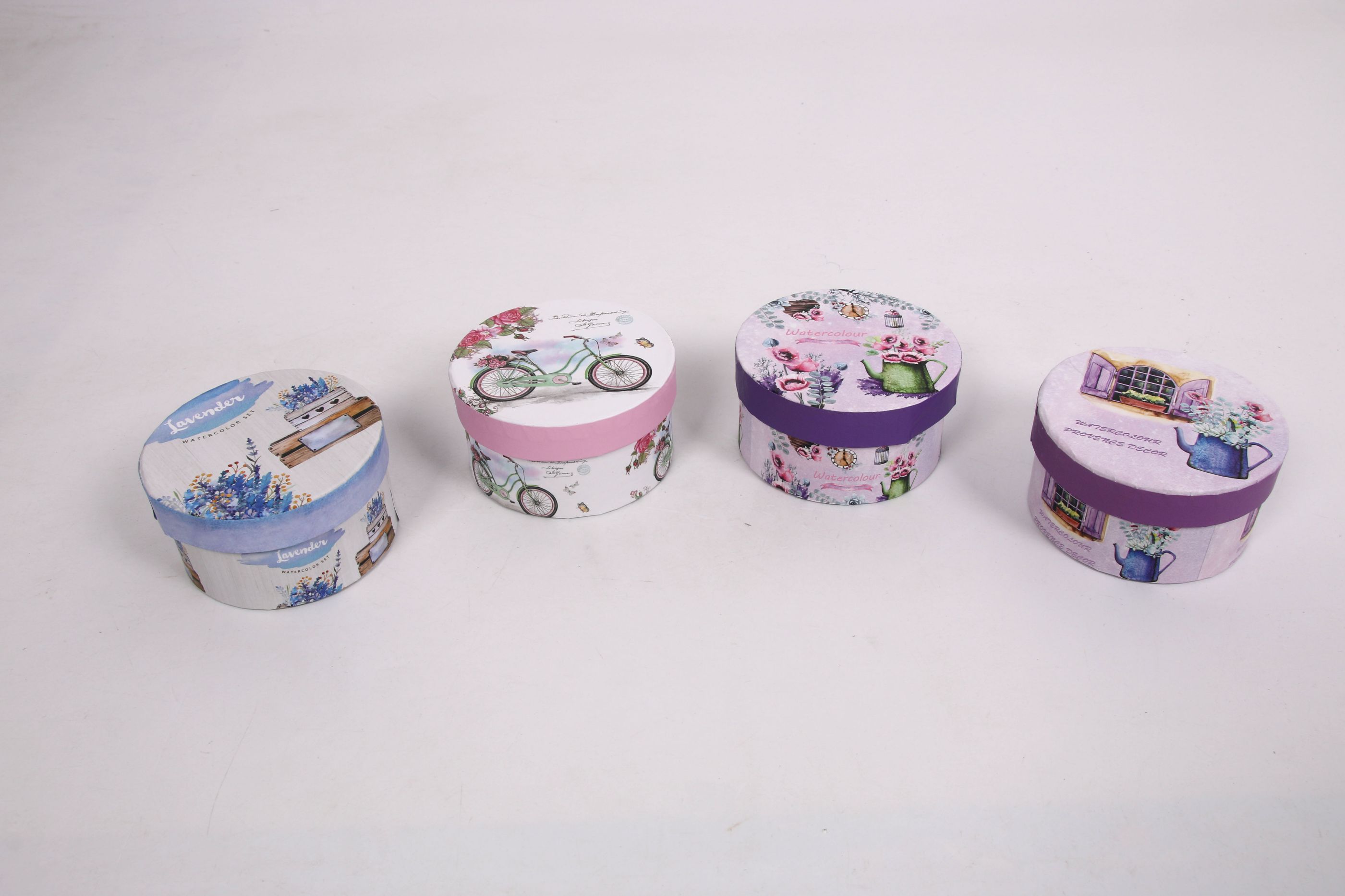 A single round gift box, jewelry box, present box and wedding candy box