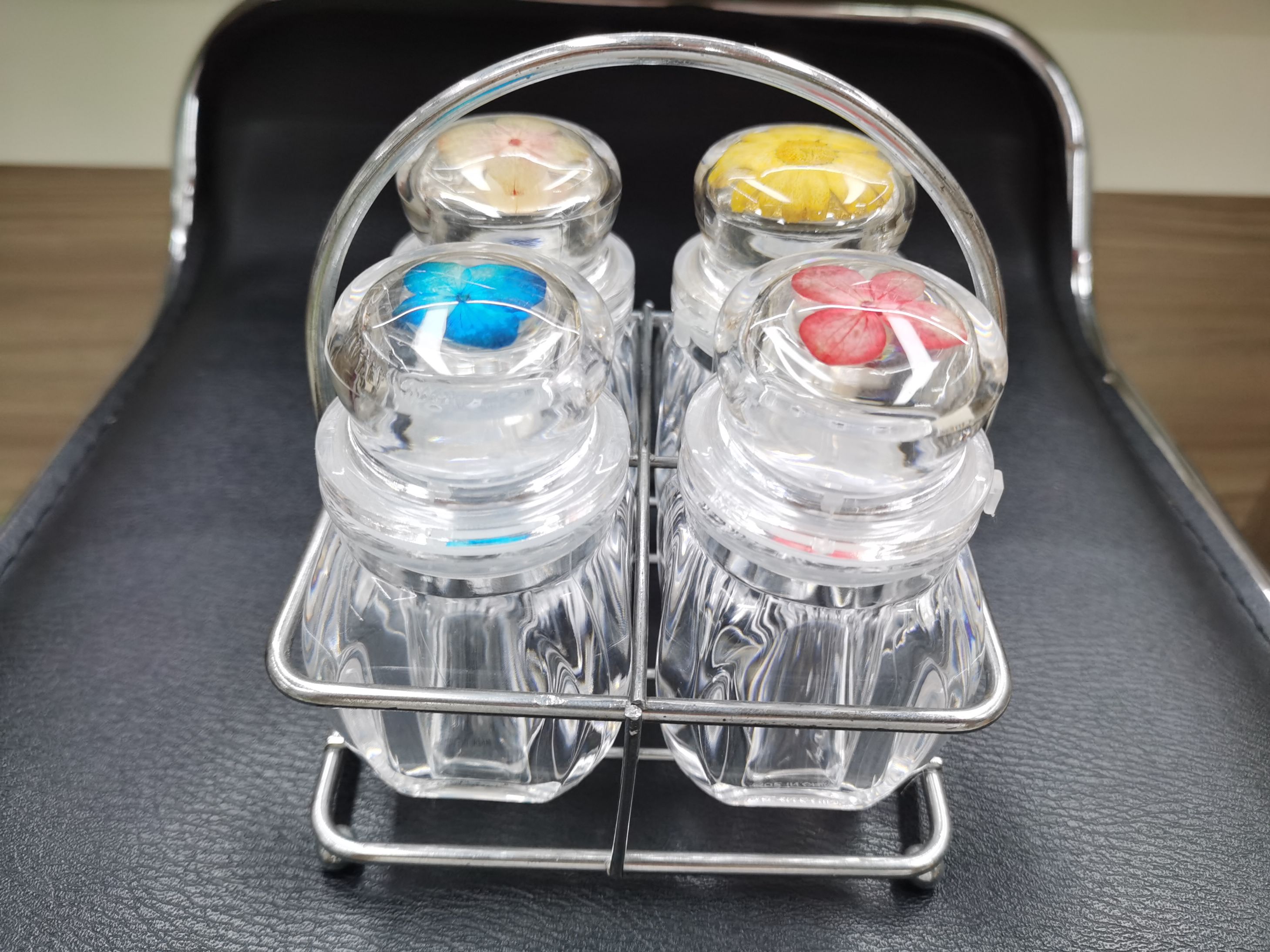 Acrylic set seasoning jars and bottles Application Scenario