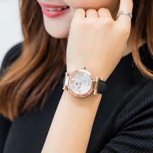 日内瓦学生手表精致气质女士手表时尚皮带休闲石英女款手表批发