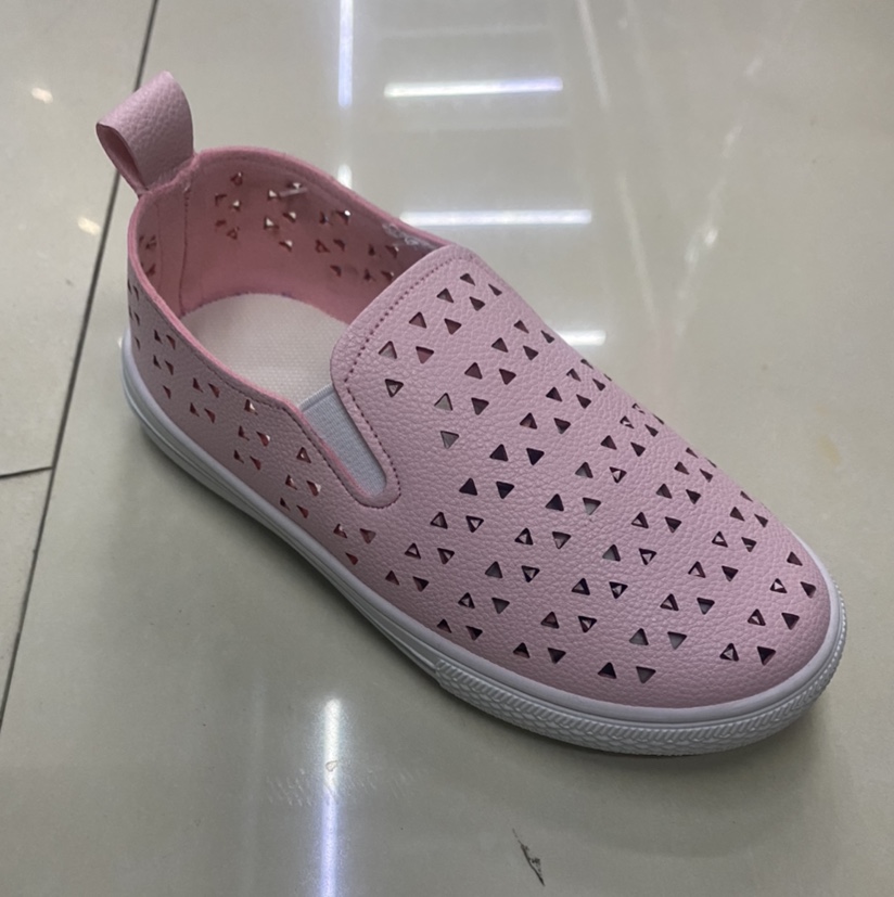 外贸新款儿童皮革单鞋超纤镂空设计透气舒适童鞋