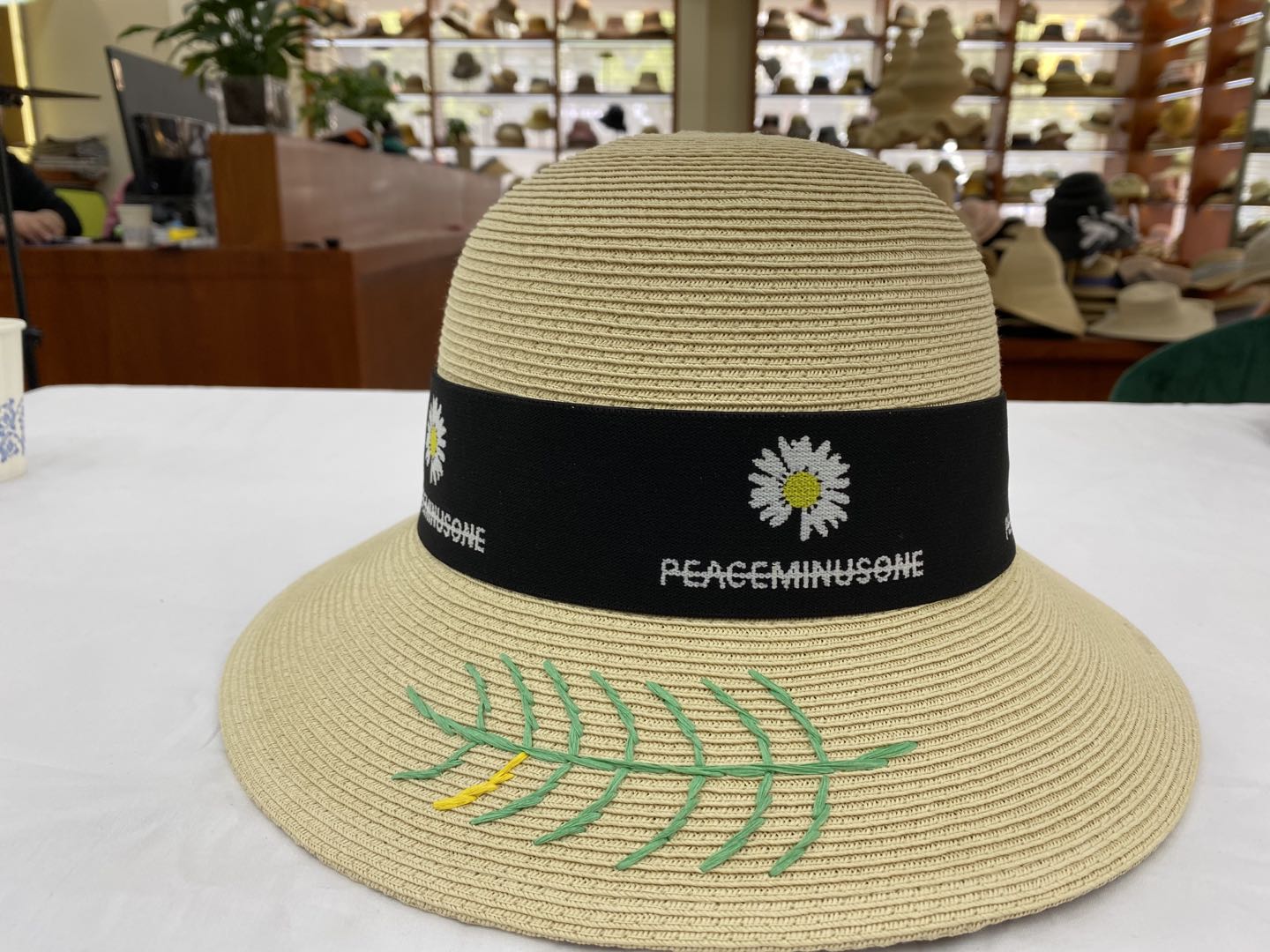 万国旗利成饰品几何镂空鸭夹 插梳 银梳子 水晶琥珀设计 独特时尚发饰 美发必备品