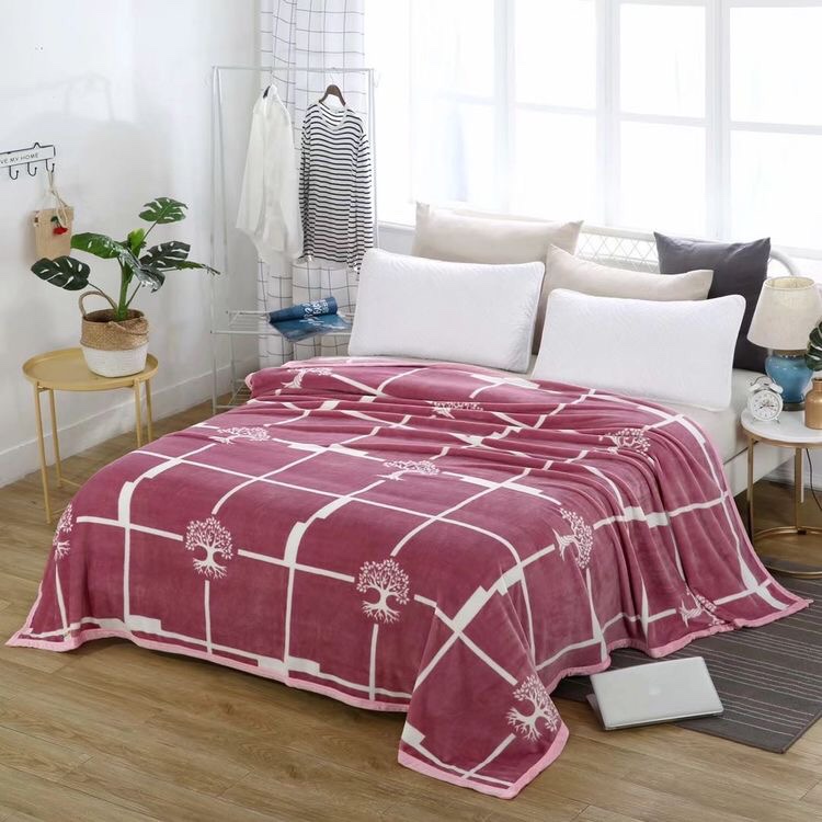 Printed Ice Carved Flannel Blanket Application Scenario