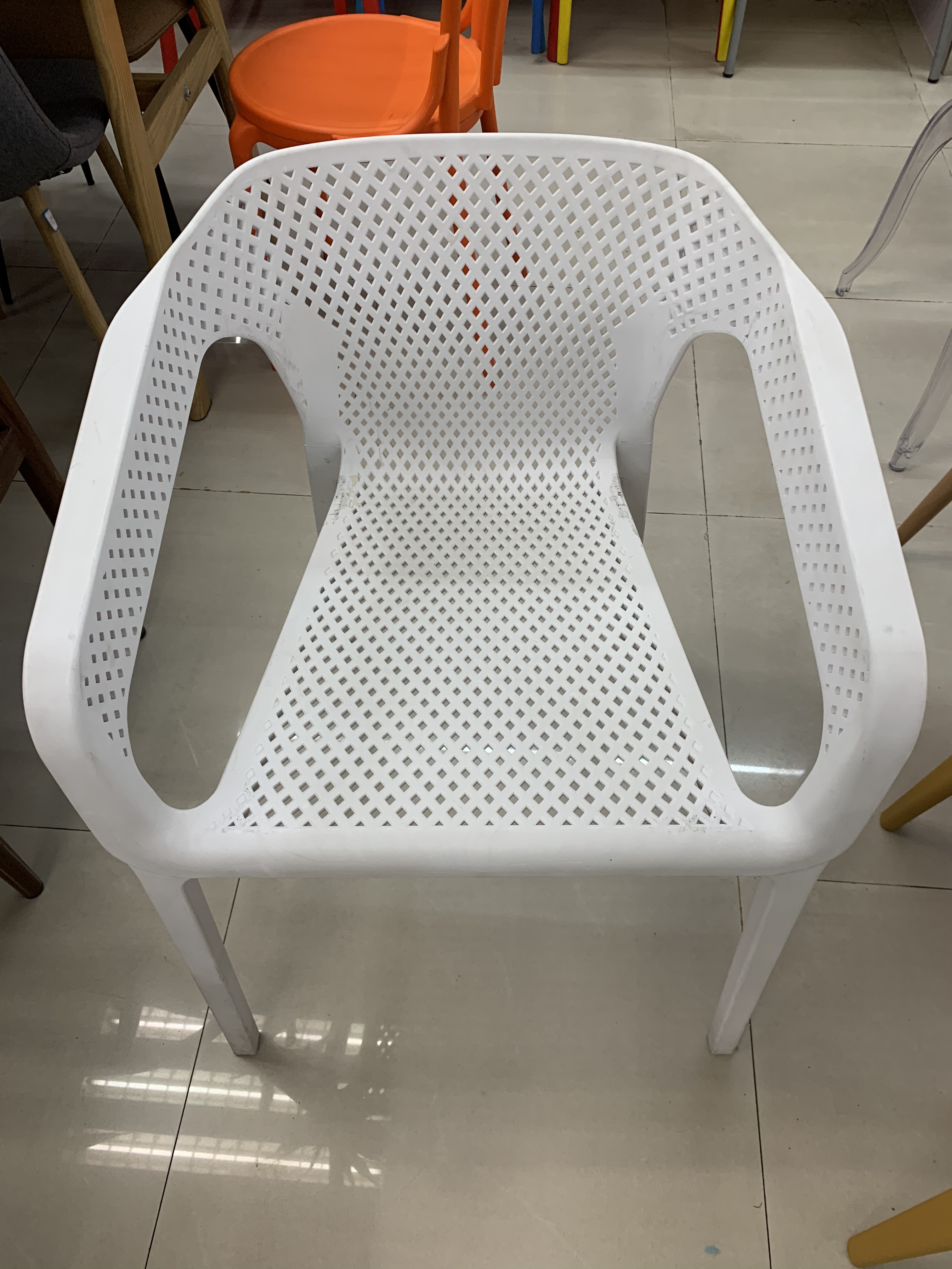 The Whole Network Leak Chair Is Available Indoors And Outdoors Specification drawing