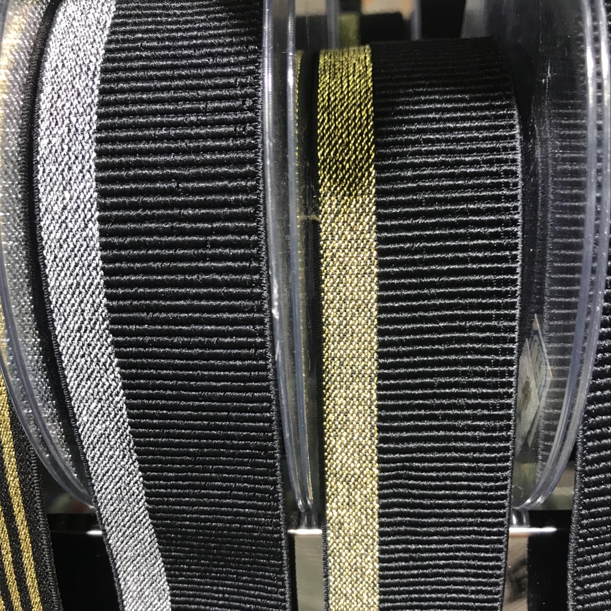 4 Cm Tank Strip Gold And Silver Wire