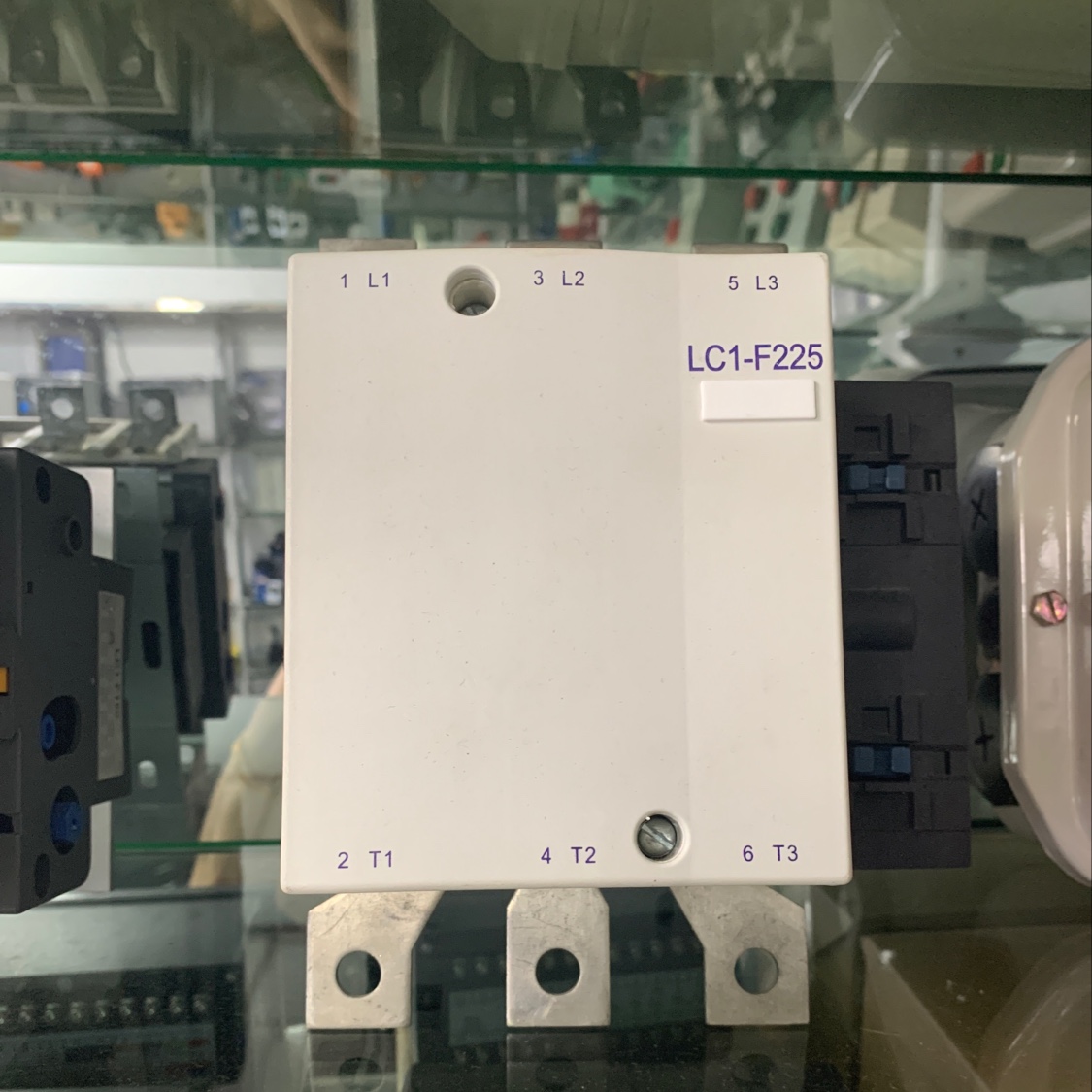 LC1-F225