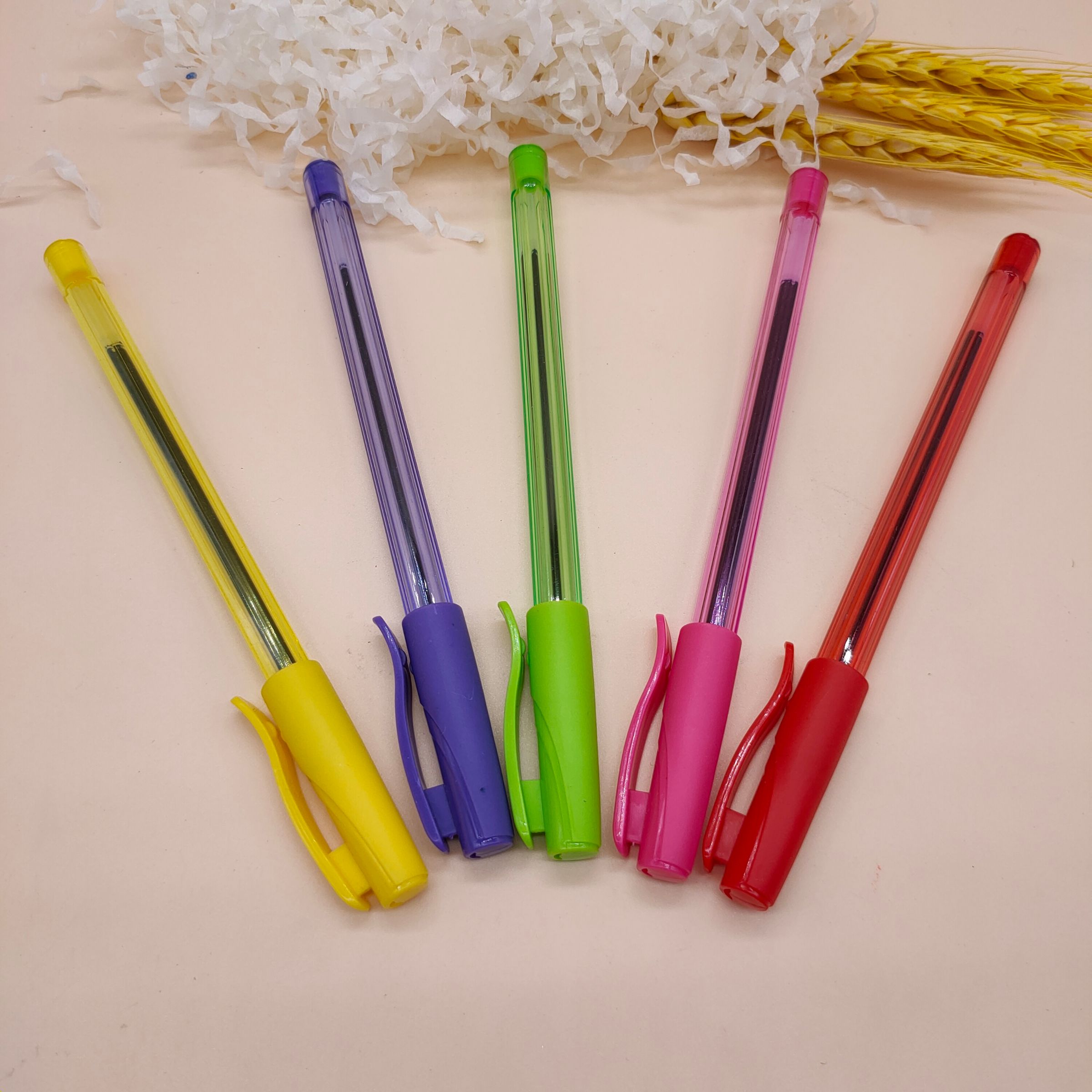 Transparent colored pole ballpoint pen waterproof smooth portable ballpoint pen student exam office ballpoint pen Application Scenario