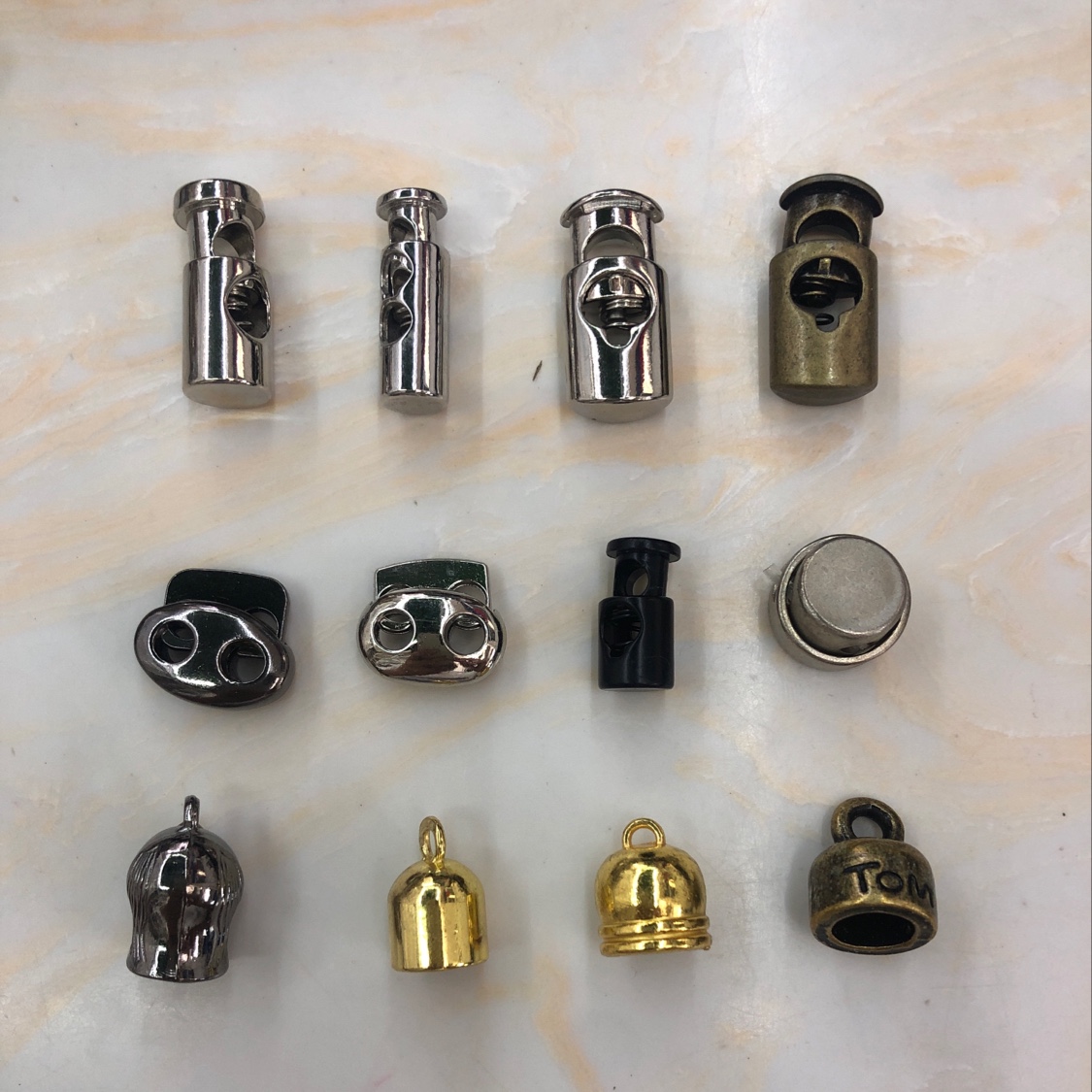 合金吊钟、弹簧扣可挂镀、滚镀款式多样，欢迎询价👏🏻