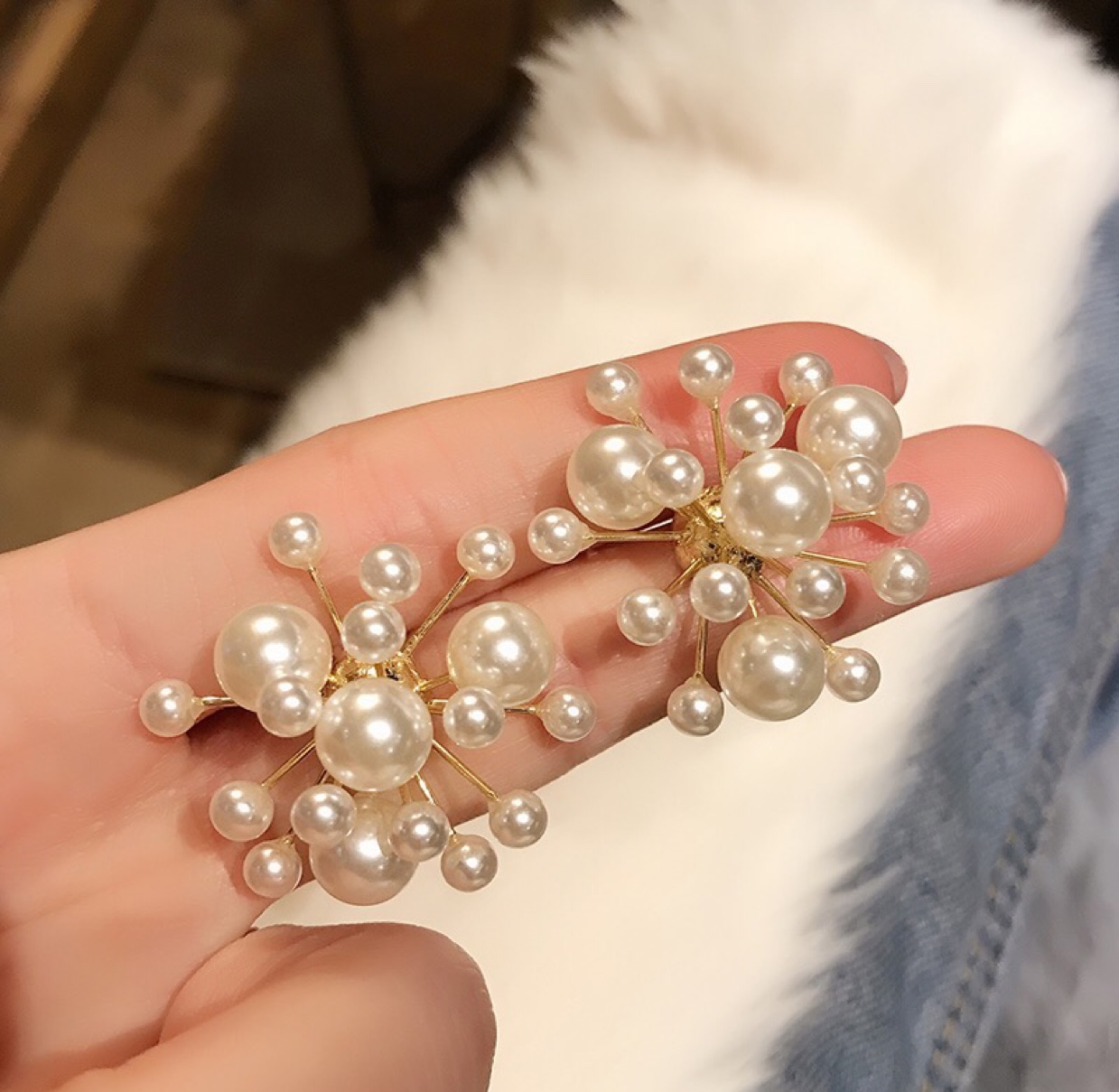Korean pearl flower stud earrings