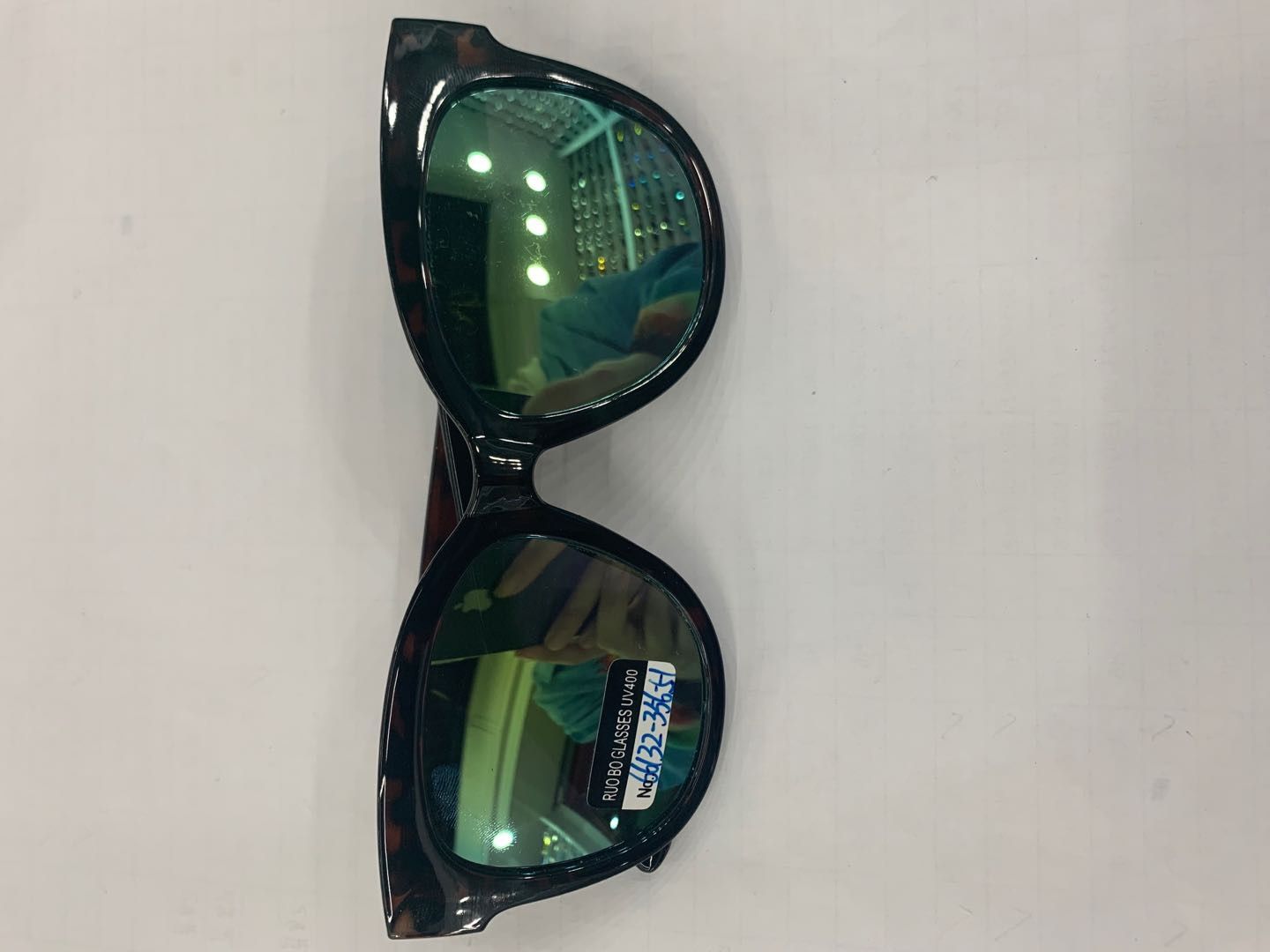 Classic D-frame sunglasses suitable for both men and women, a fashionable trend detail image 1