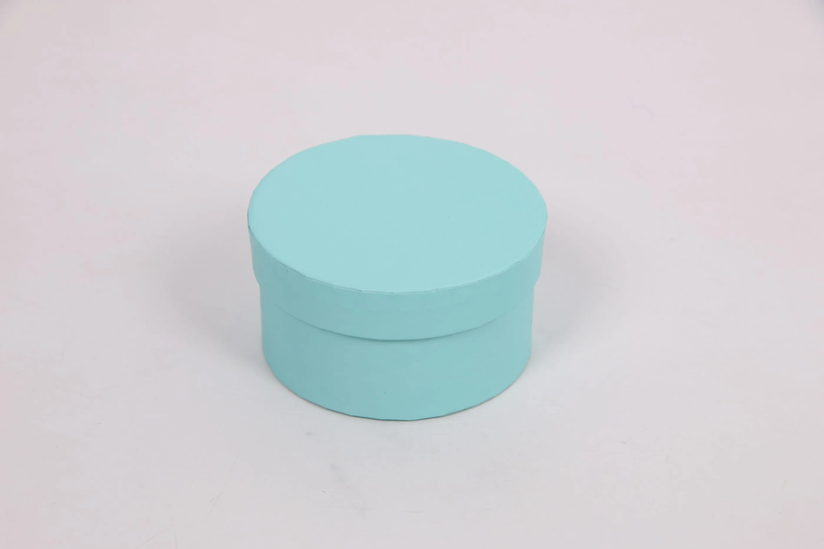 A single round gift box, jewelry box, present box and wedding candy box detail image 3