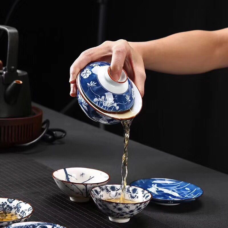 Kunkun Ceramic Large Blue and White Covered Bowl, Retro blue and white covered bowl, Ceramic three-sided tea bowl, thickened tea set, heat-resistant tea brewing vessel 015 Specification image