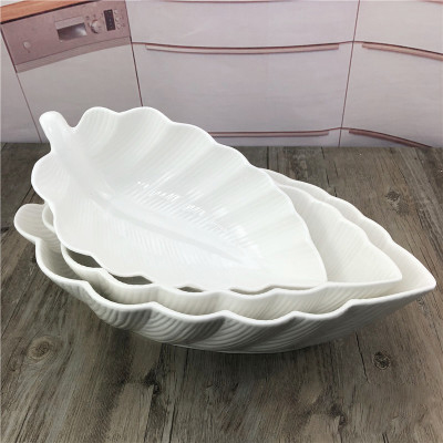 Wholesale creative leaf dessert bowls, salad bowls, fruit plates, home ceramic modern and simple dining tables, coffee tables and fruit plates Item Picture