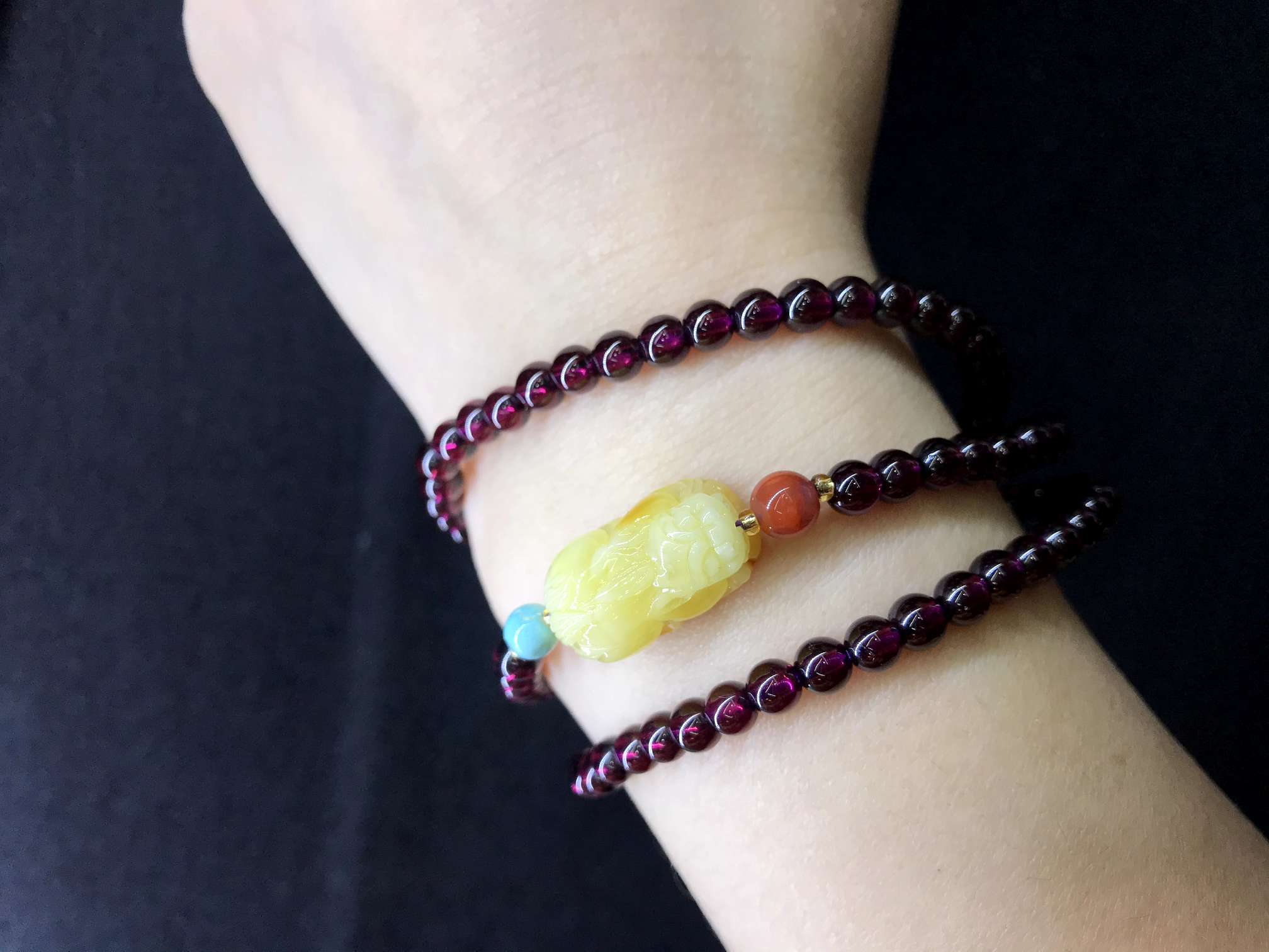 Natural garnet three-loop bracelet