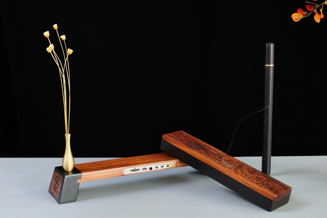 Solid wood music machine, a pure music tea room Zen-inspired decoration Item Picture