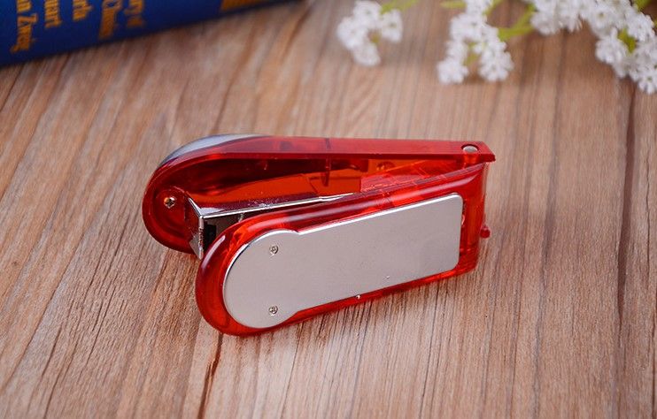 厂家直供 触电整人玩具电人订书机 整蛊 恶搞玩具 恶作剧玩具详情5