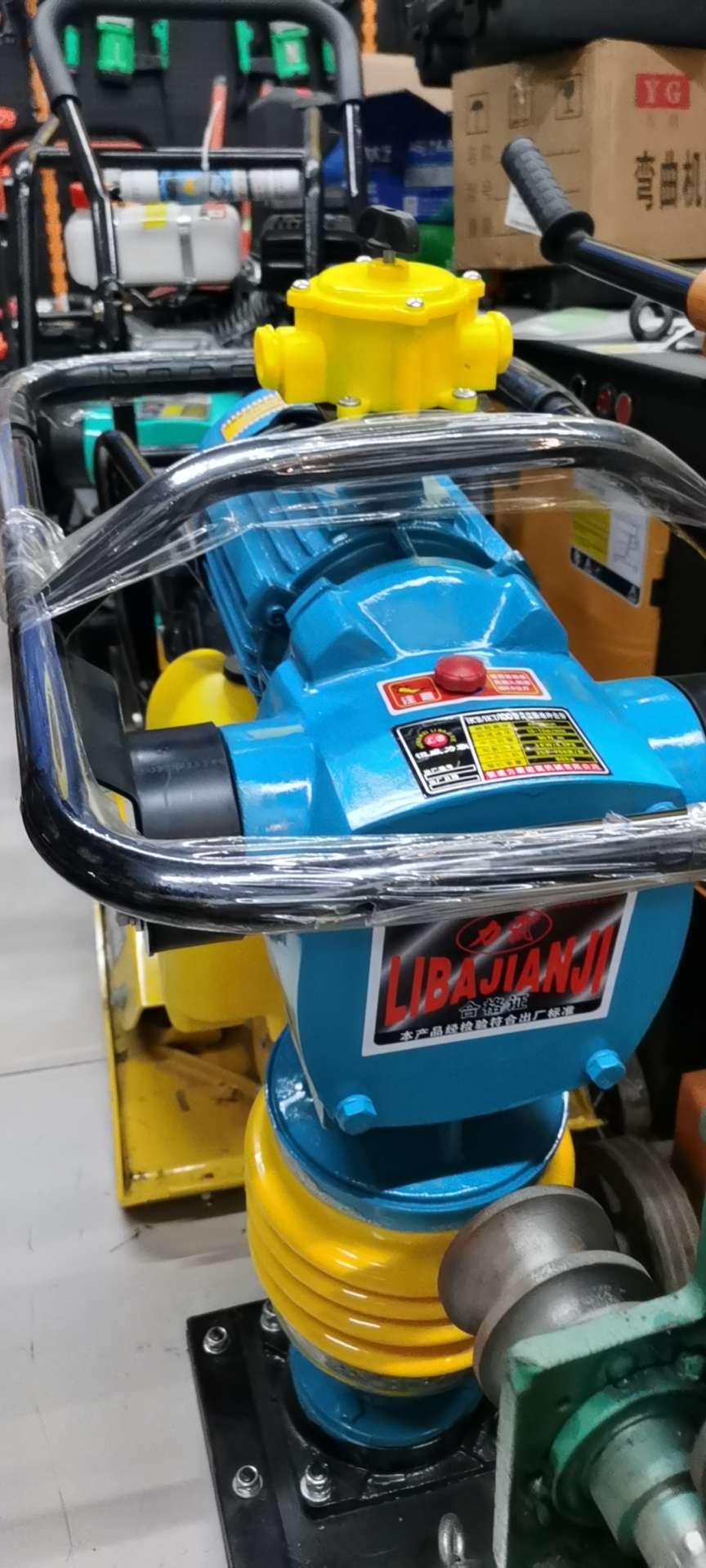 Gasoline ramming machine, electric impact ramming machine, road ramming machine, foundation ramming machine, vibrating electric ramming machine. We sell at low profit but high volume, operate with integrity, and have excellent quality, earning high praise pic 3