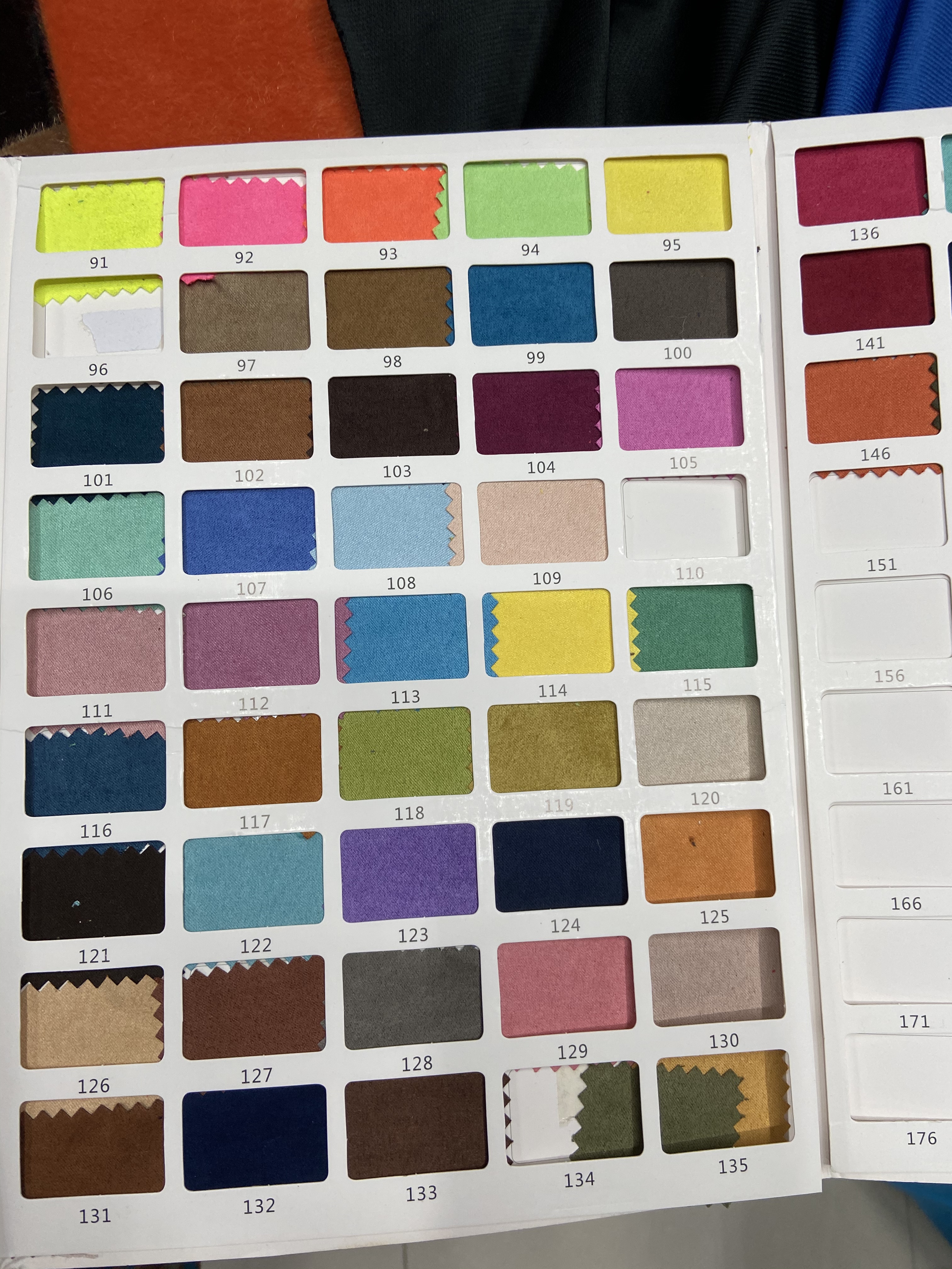 Yellow Five Pieces Of Forged Fabric Fashion Clothing Fabric Decoration Arts And Crafts Fabric Multi-Color Optional details Picture