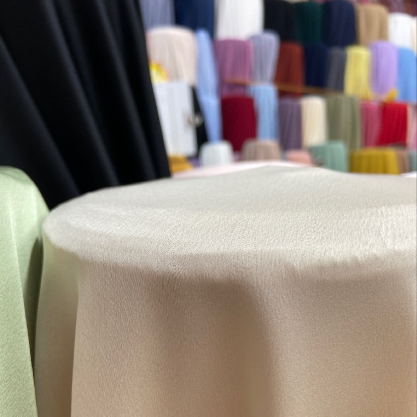 米白色新款高档无弹色丁巴黎缎布料雪花缎汉服旗袍服装丝绸仿桑蚕真丝面料产品图