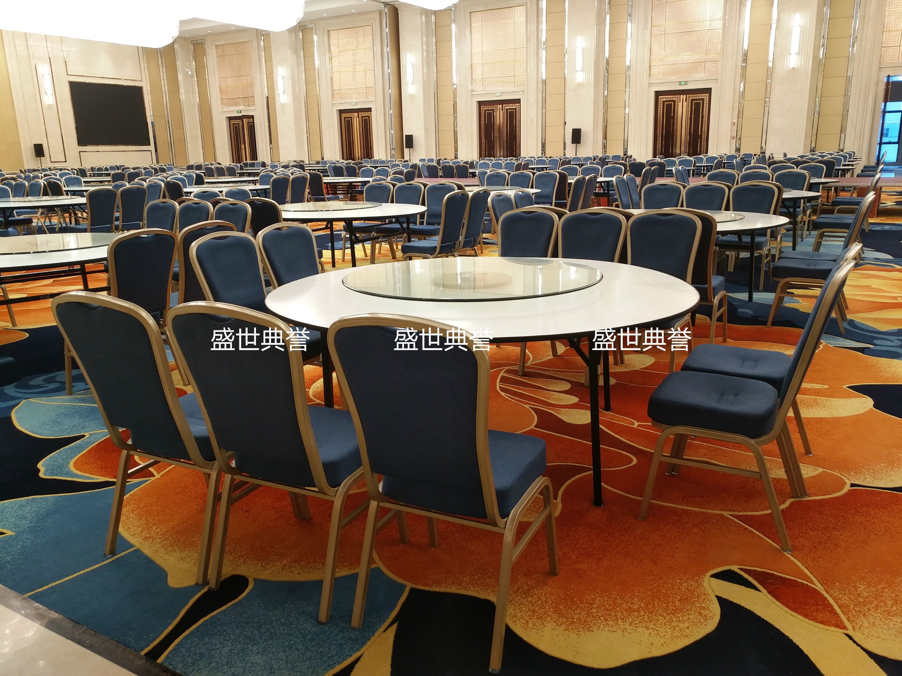 上海五星级酒店宴会厅婚礼家具定做度假酒店婚宴餐桌椅铝合金餐椅详情图8