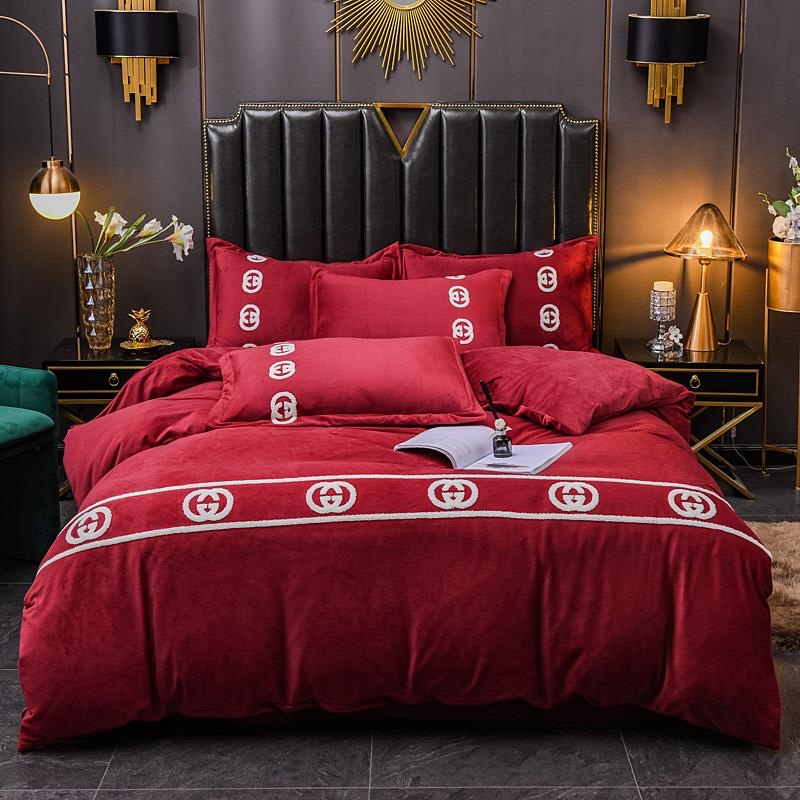 Four-piece towel embroidered baby plush set Application Scenario