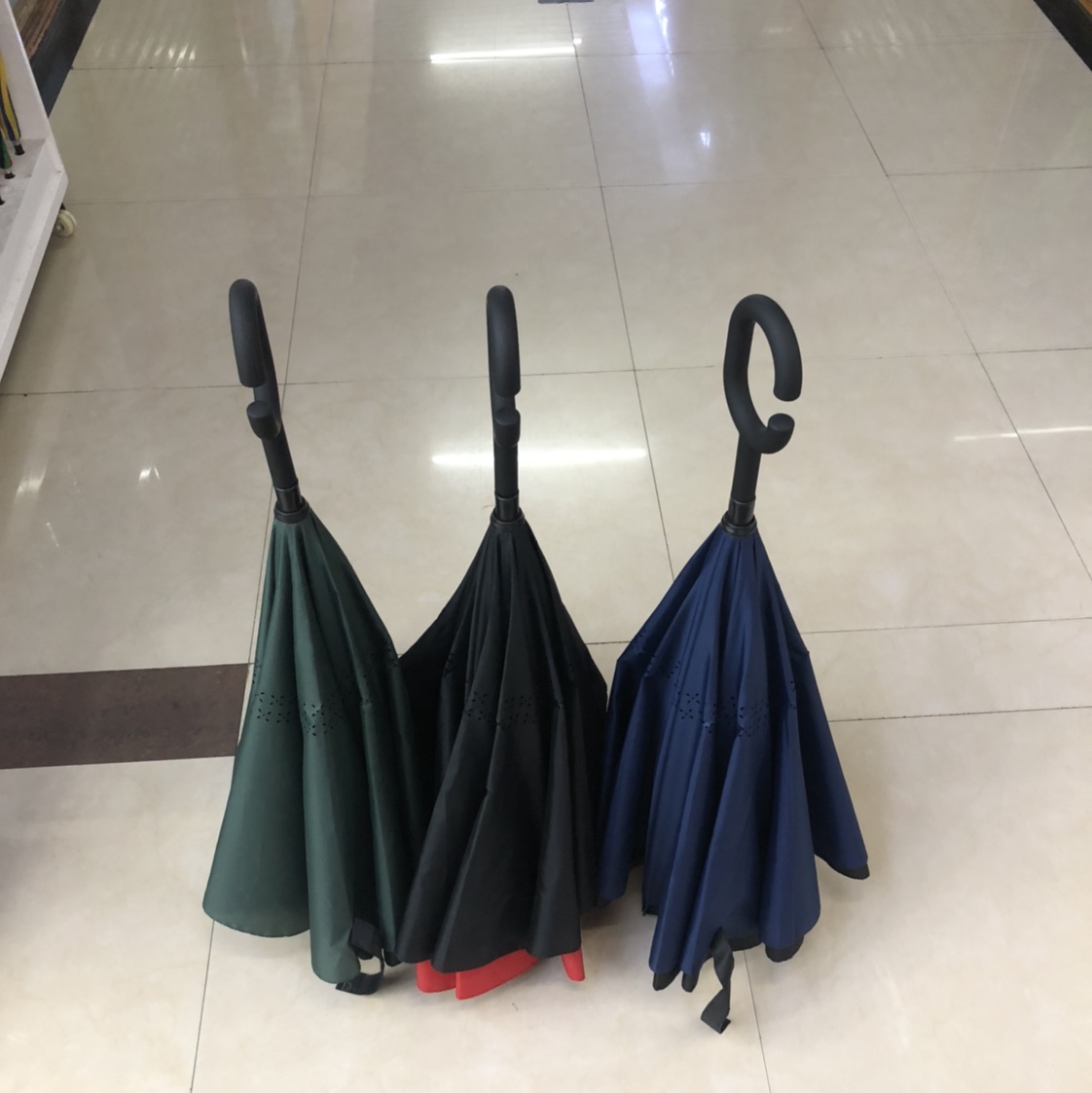 The reverse umbrella is in a solid color