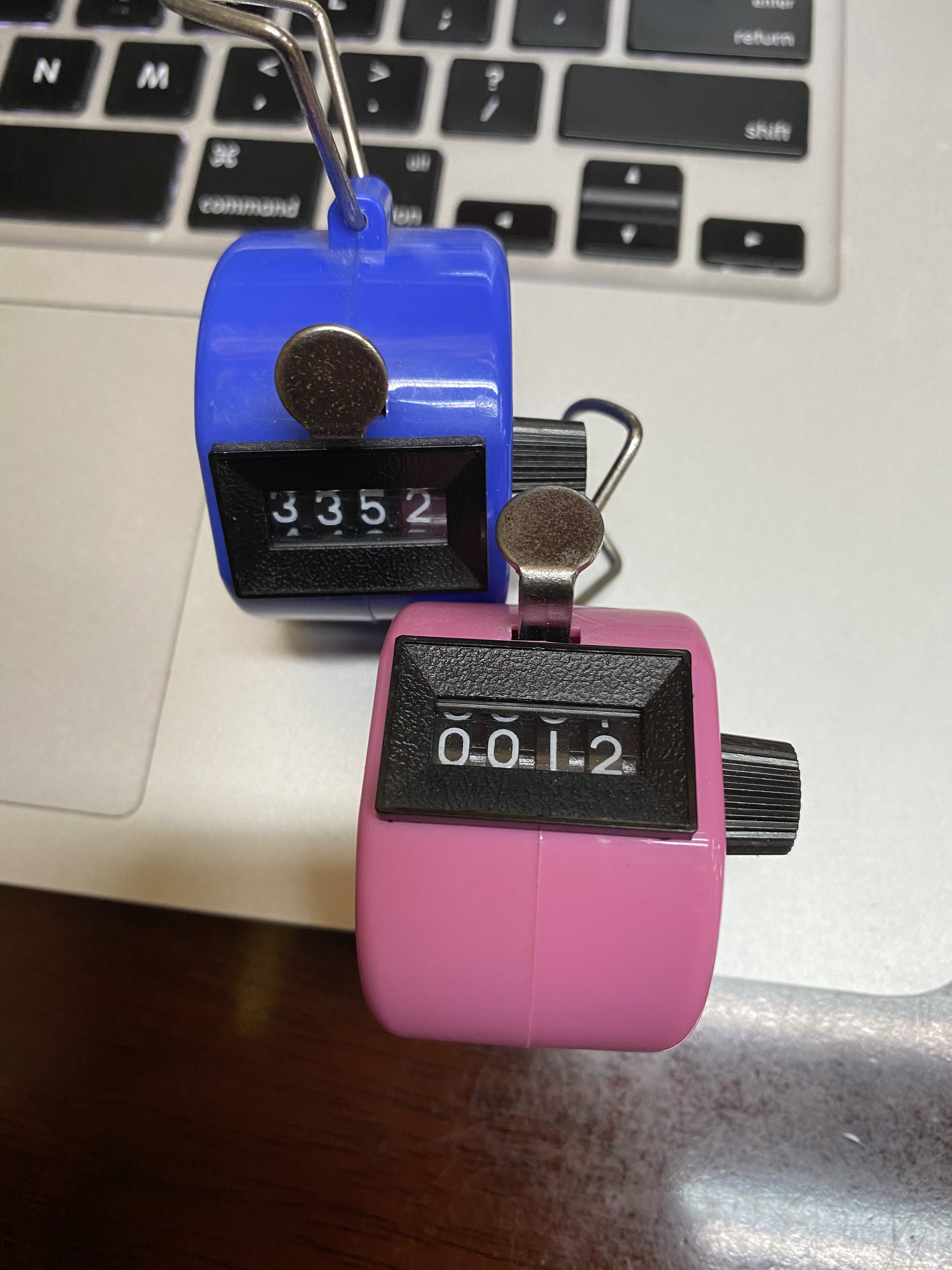 Counter: Mechanical counter for chanting and counting Item Picture