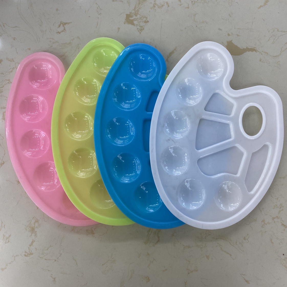 塑料调色盘 水粉儿童绘画调色板美术用品调色盘颜料盘批发