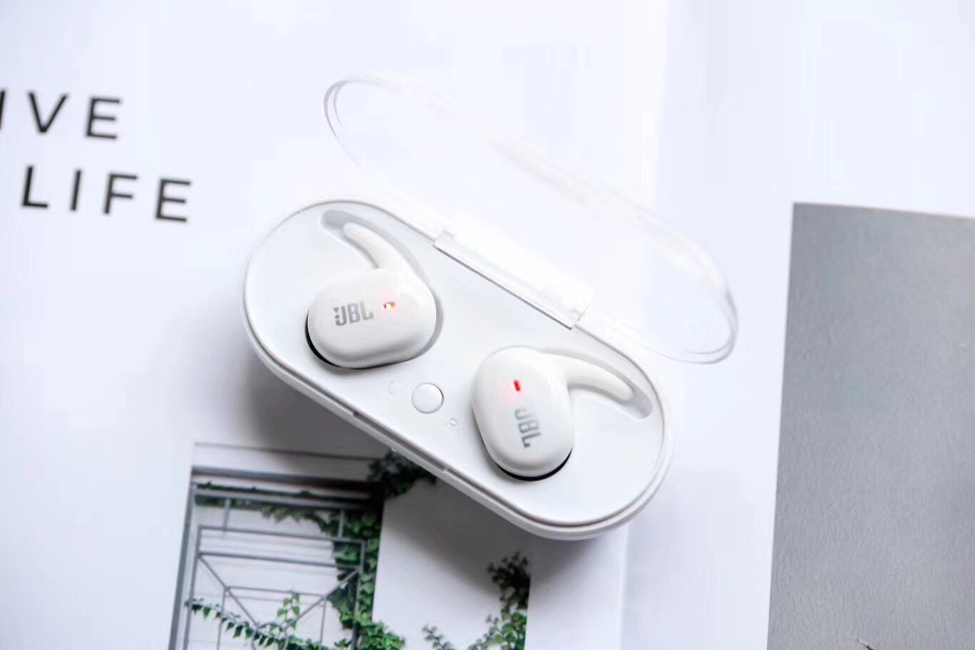 蓝牙耳机实物图